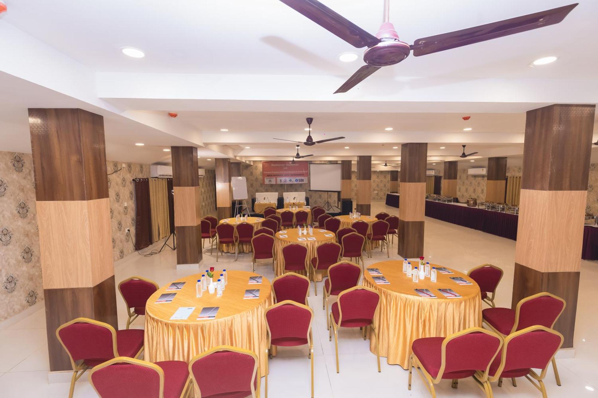 Rosewood Luxury Hotel Bhubaneswar Exterior photo