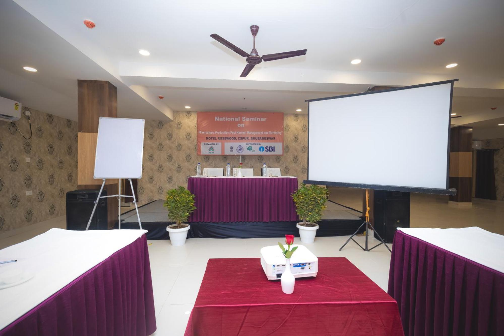 Rosewood Luxury Hotel Bhubaneswar Exterior photo
